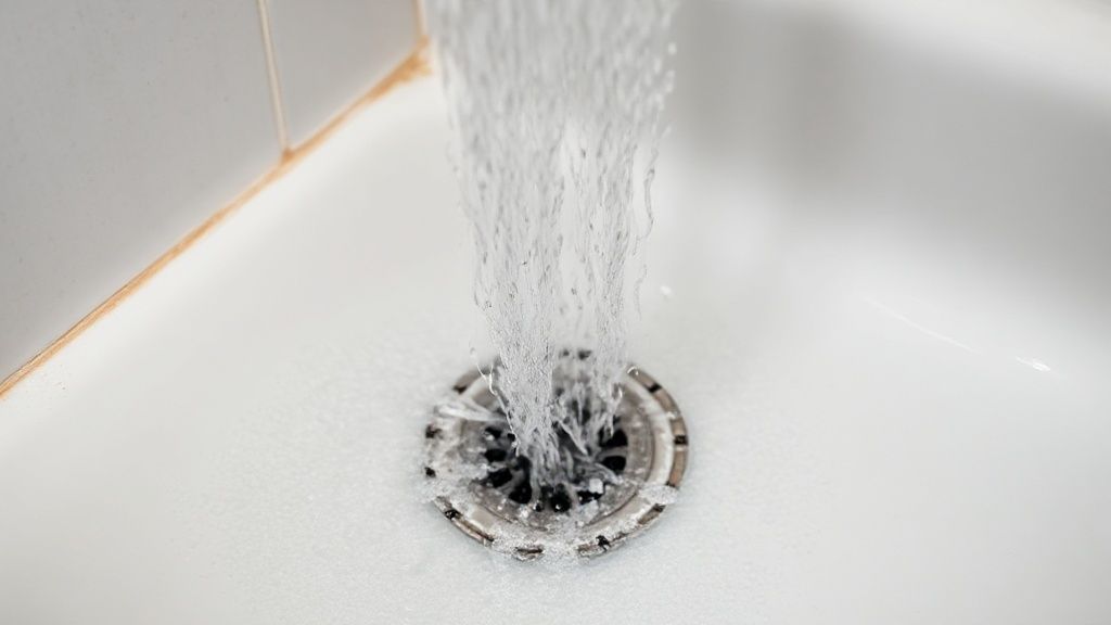 Unclog a Shower or Bathtub Full of Hair